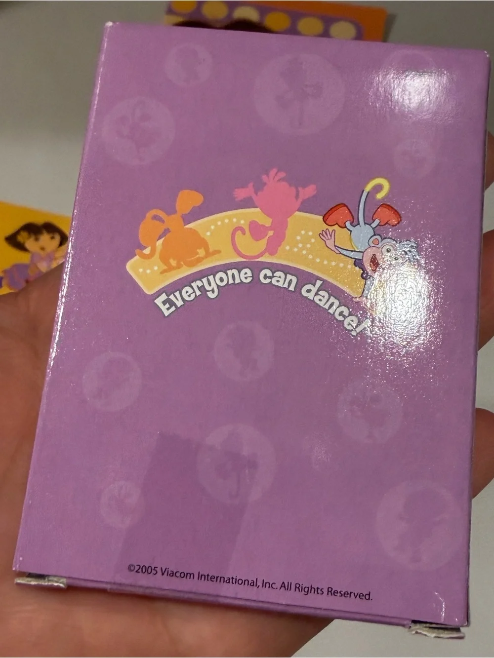 Dora the Explorer ¡BAILA! DANCE! Sticker book and crayola